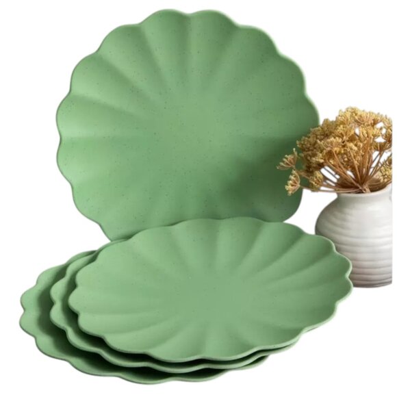Set of 4 - Speckled Scalloped Plates - NEW - Picture 1 of 1